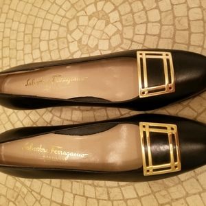 Navy blue shoes/gold buckles 9aa
